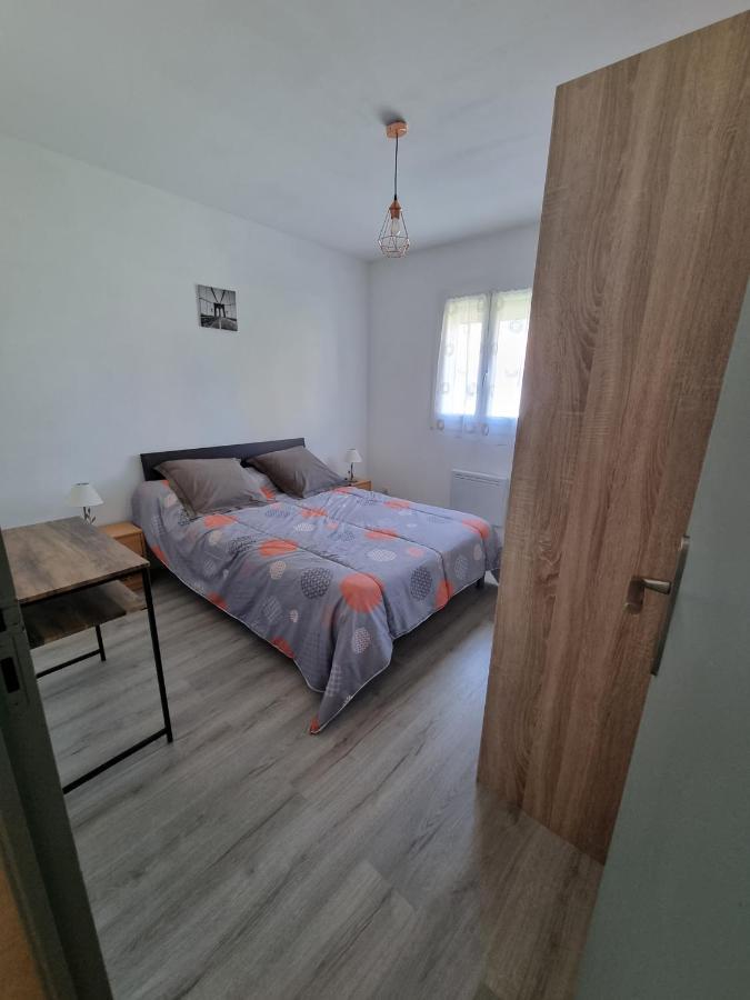 location vacances T4 bas de villa Toulon Extérieur photo
