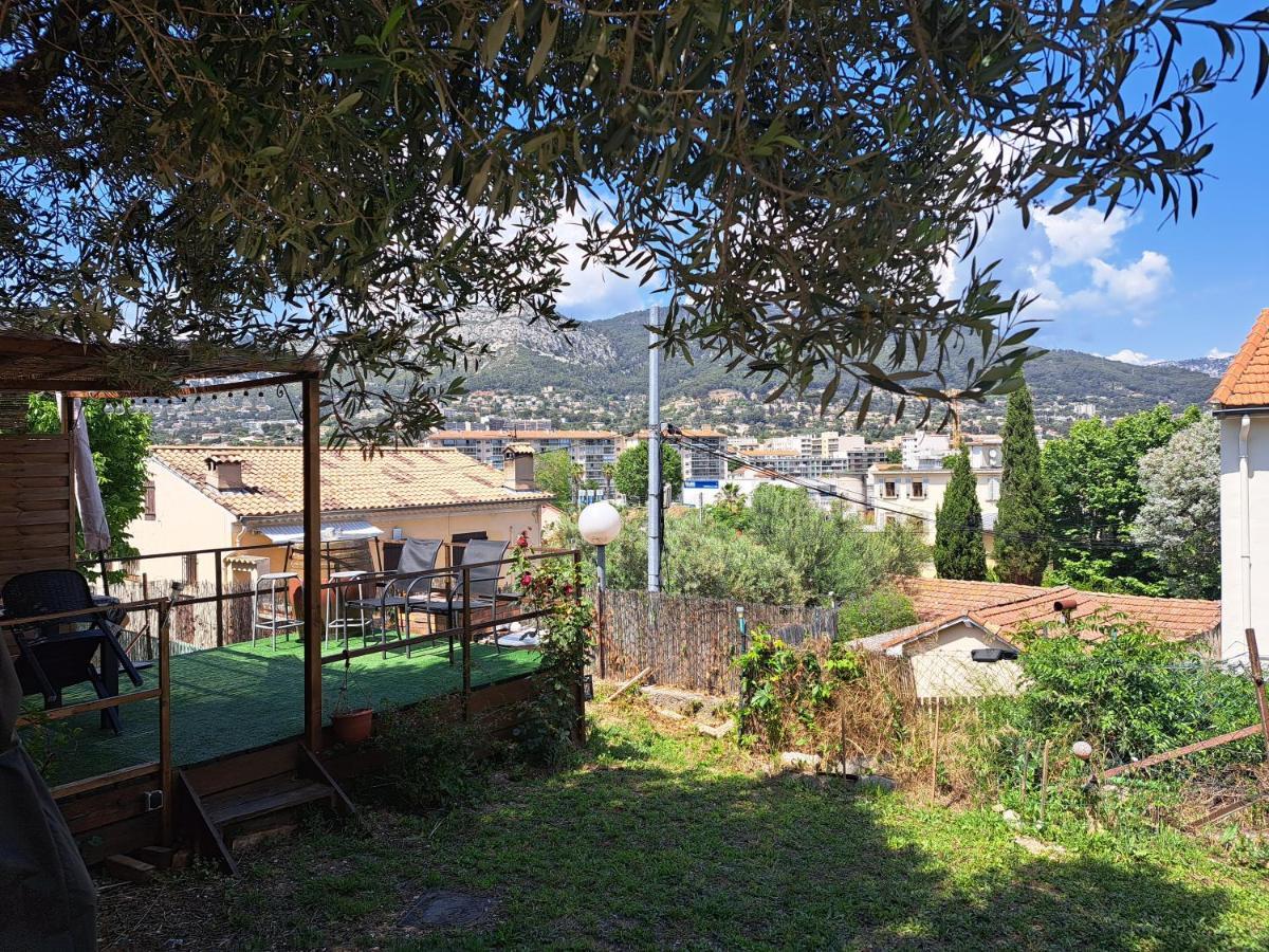 location vacances T4 bas de villa Toulon Extérieur photo